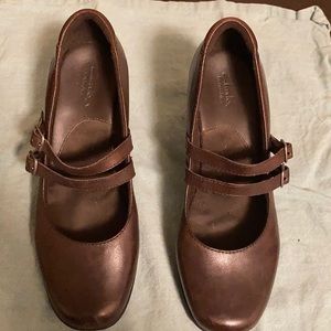 Clarks bendables Mary Jane shoes brown size 6
